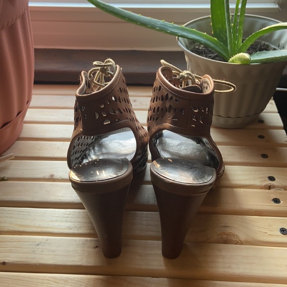 LOFT Leather Heels - Picture 3 of 4